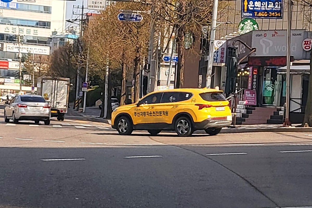 운전면허 시험 중인 수험자