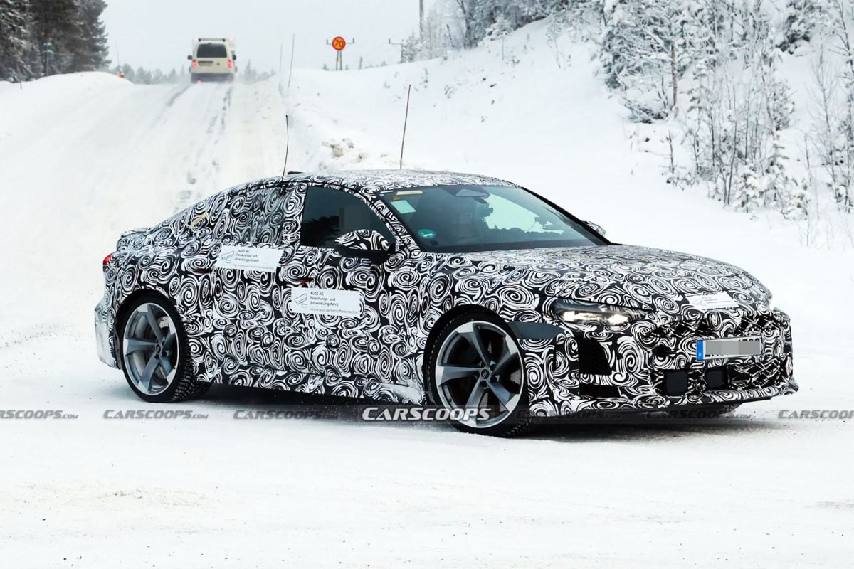 아우디 신형 RS5 테스트카 아우디 신형 RS5 테스트카