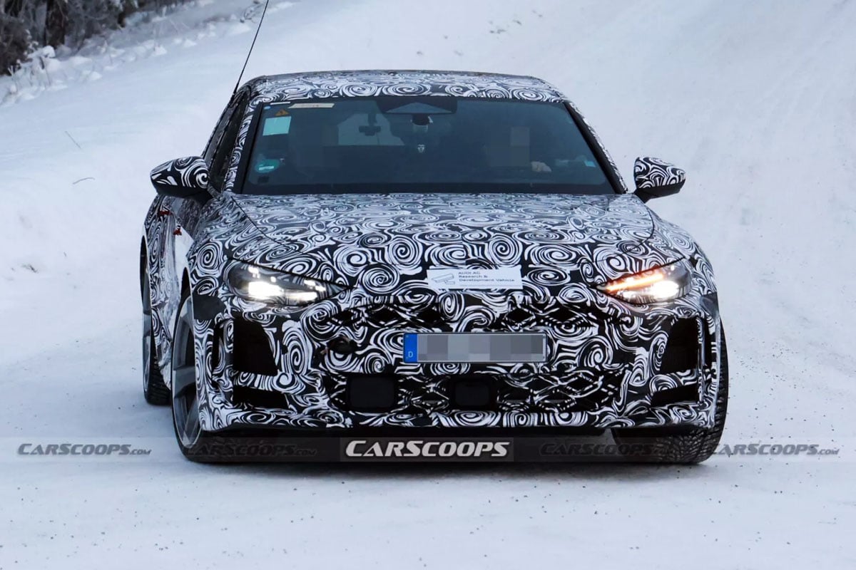 아우디 신형 RS5 테스트카 아우디 신형 RS5 테스트카