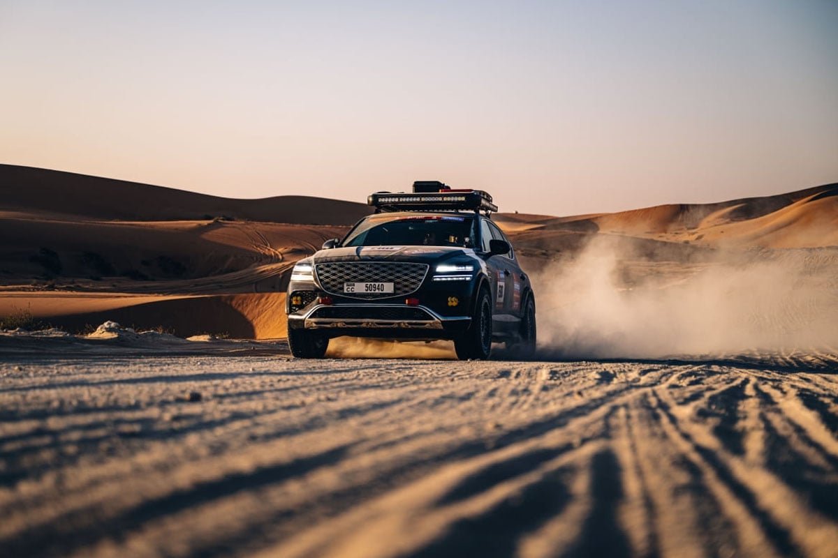 제네시스 GV80 데저트 에디션 다카르 랠리 주행 모습