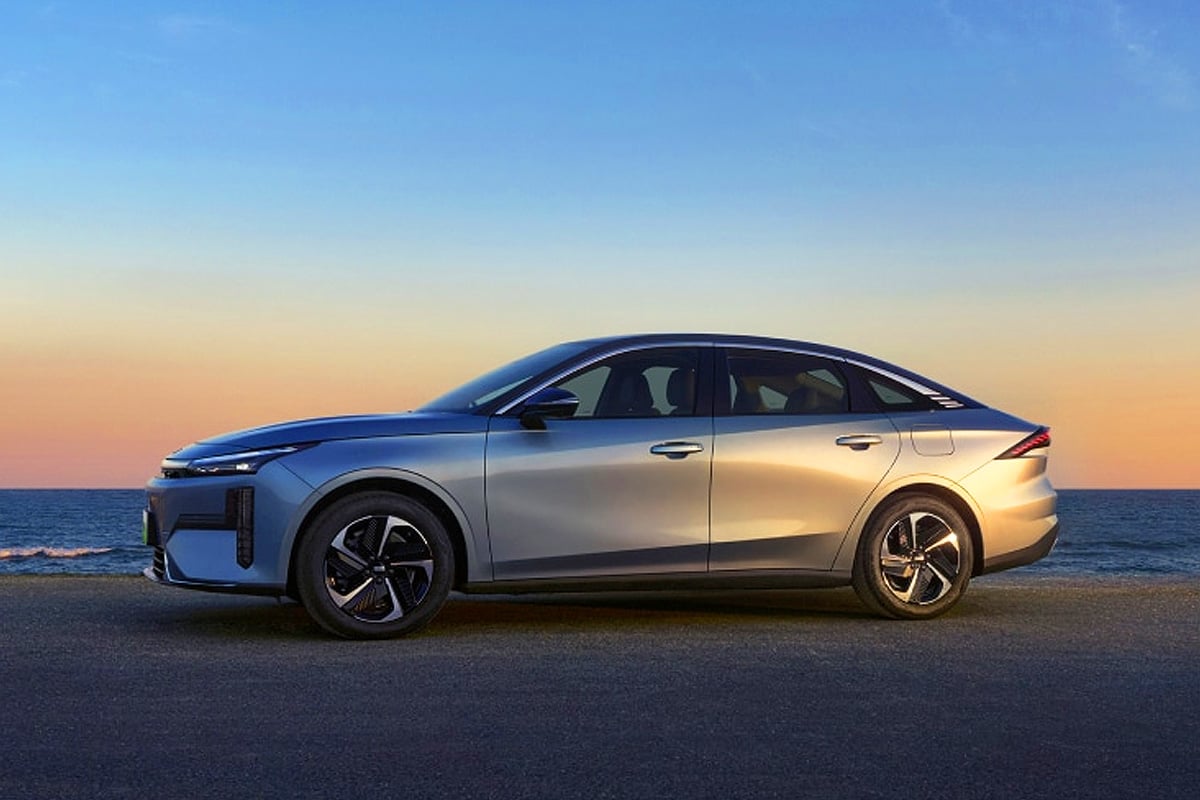 지리 갤럭시 L6 EM-i