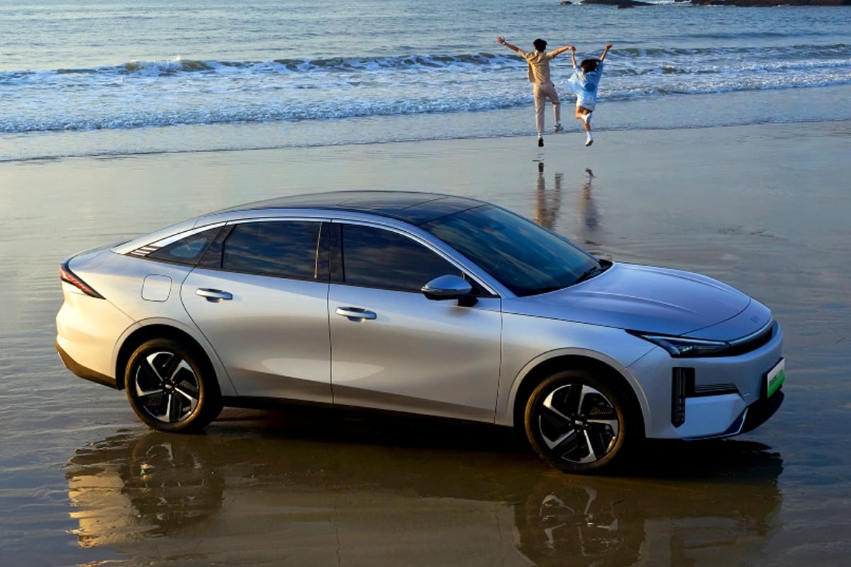 지리 갤럭시 L6 EM-i