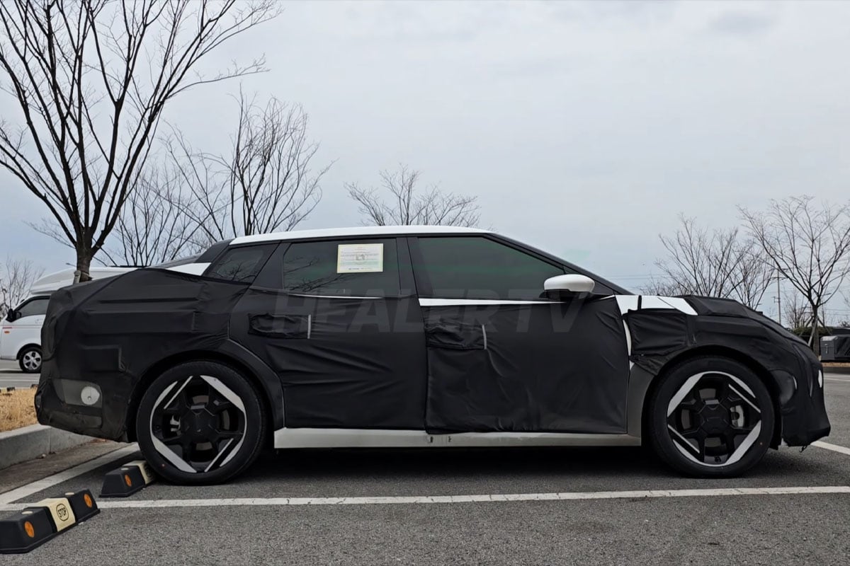 기아 EV4 프로토타입