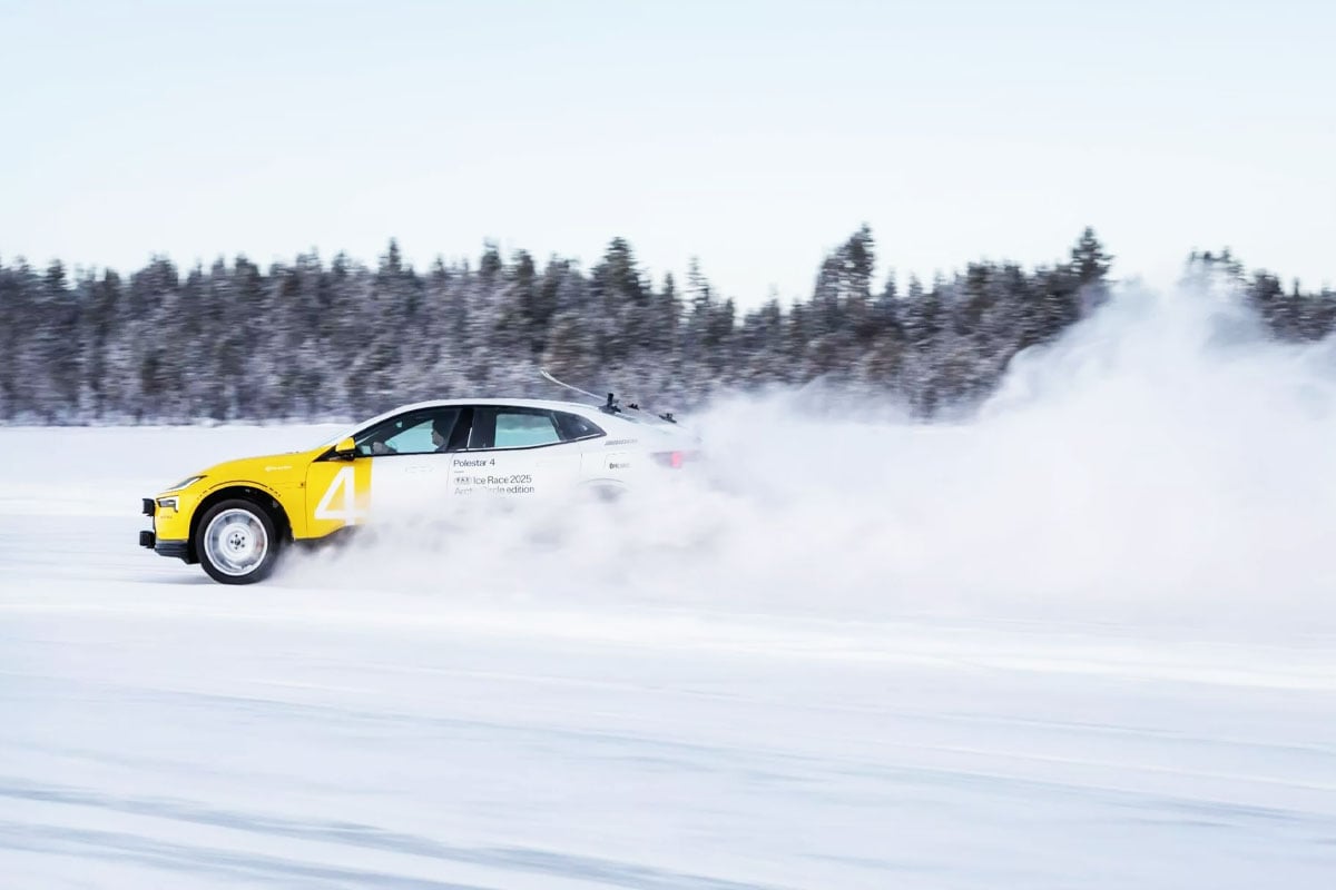 폴스타 4 아크틱 서클