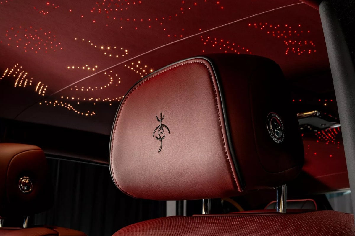 롤스로이스 팬텀 드래곤 실내 헤드레스트 롤스로이스 팬텀 드래곤 실내 헤드레스트