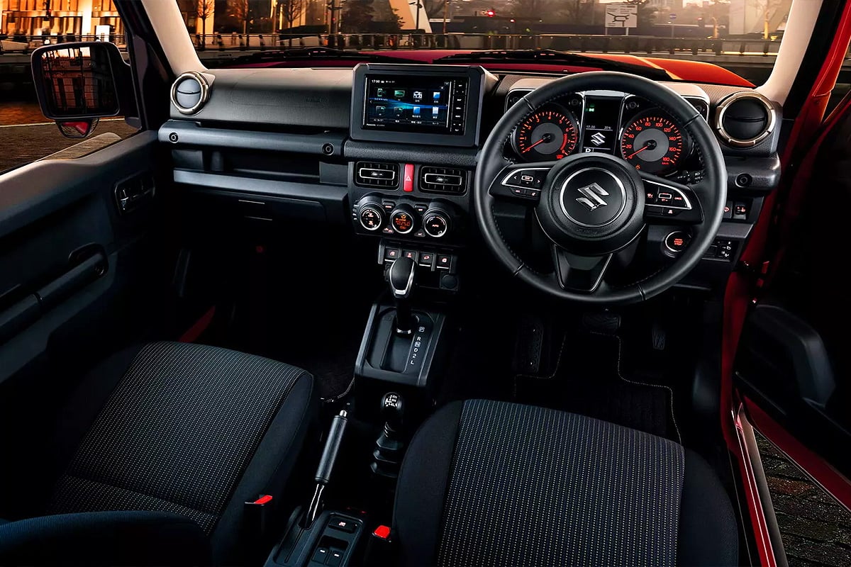 스즈키 짐니 노마드 실내 스즈키 짐니 노마드 실내