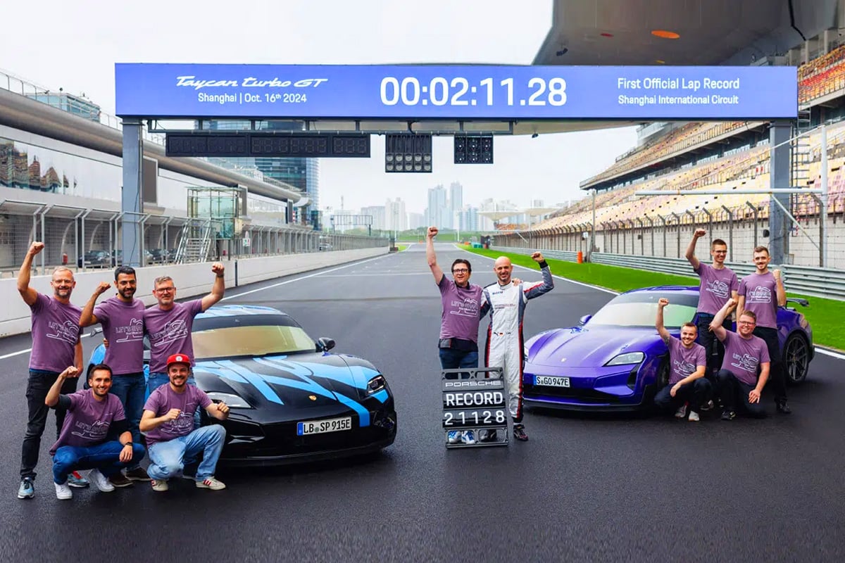 상하이 인터내셔널 서킷에서 신기록을 세운 타이칸 터보 GT 바이작 패키지