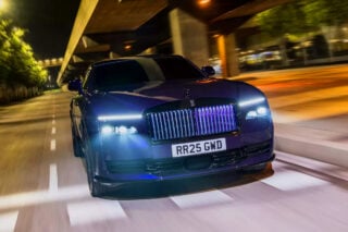 롤스로이스 블랙 배지 스펙터