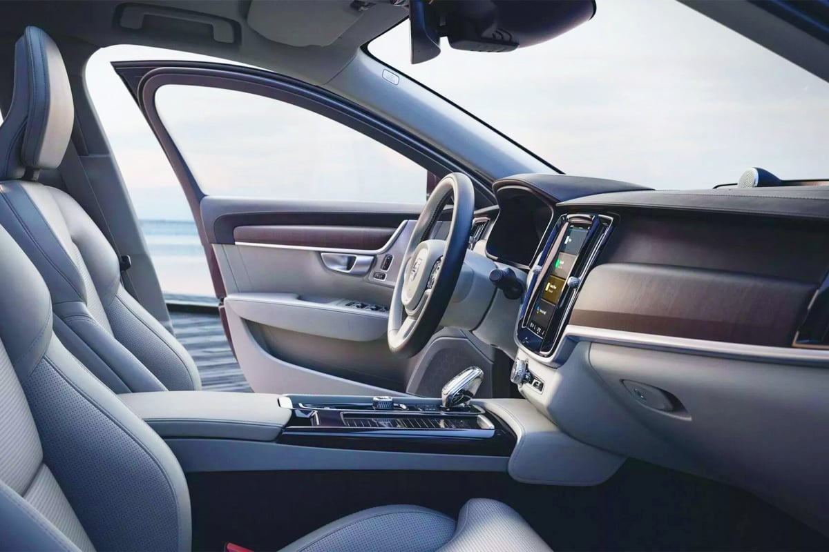 “8천만 원대에서 2억 원으로”.. 급등한 가격에 결국 사라지는 전통 세단