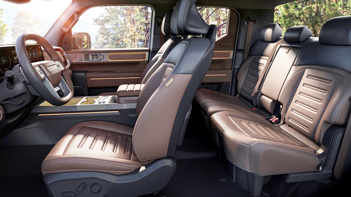 “SUV보다 낫다더니”…50대가 반하고 벌써 2천 대 팔린 ‘3천만 원대’ 트럭