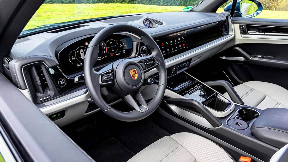 포르쉐 카이엔 실내