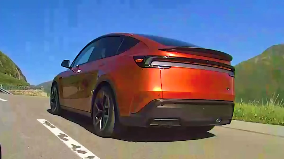 “테슬라가 또 해냈다”… 제로백 3초의 역대급 전기 SUV, 마침내 실물 공개