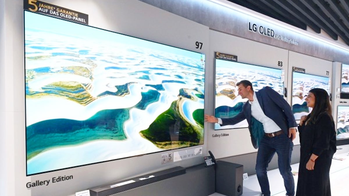 “역시 커야 제맛이지”…삼성, LG 싸움에 中까지 뛰어든 ‘거거익선’ 시장