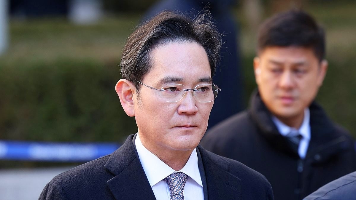 “SK에도 밀렸다” 삼성전자 2분기 실적 ‘반토막’… 무너지는 업계 1위