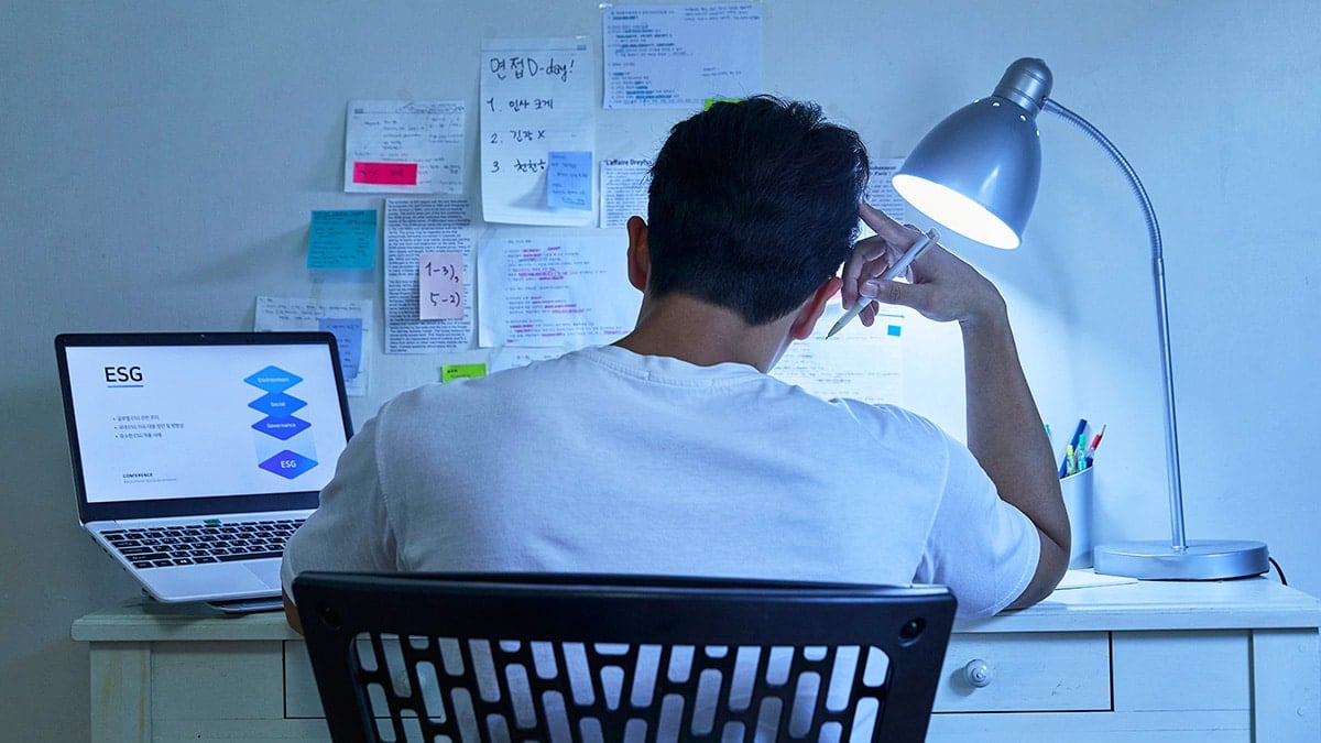 “누가 박봉 받고 그 직업을?”… 결국 등 돌린 2030, 4년 새 18만 명 ‘탈출’