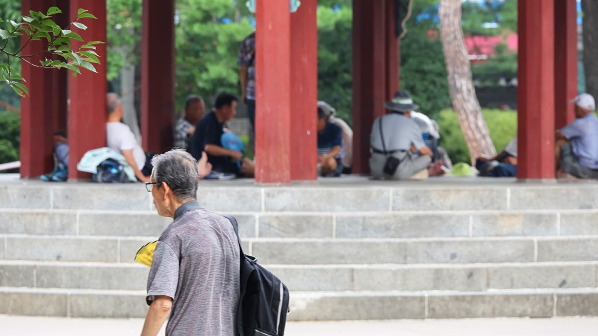 갈수록 늘어나는 65세 이상 고령인구