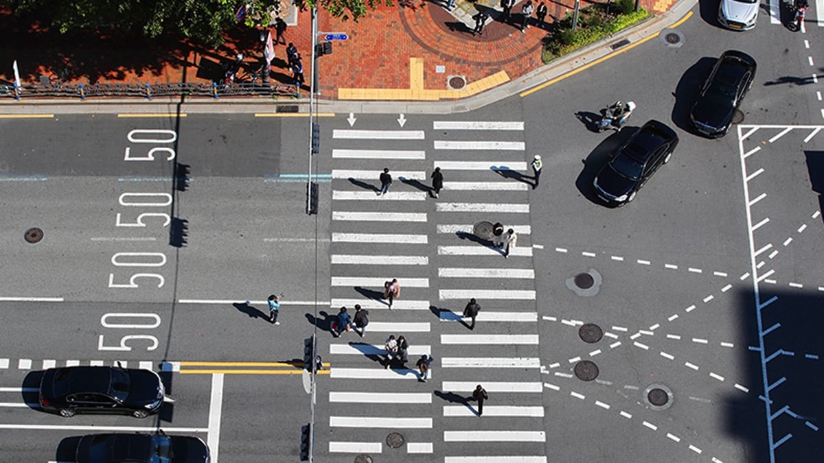 교차로 우회전 횡단보도 위치 3M 이격 권장