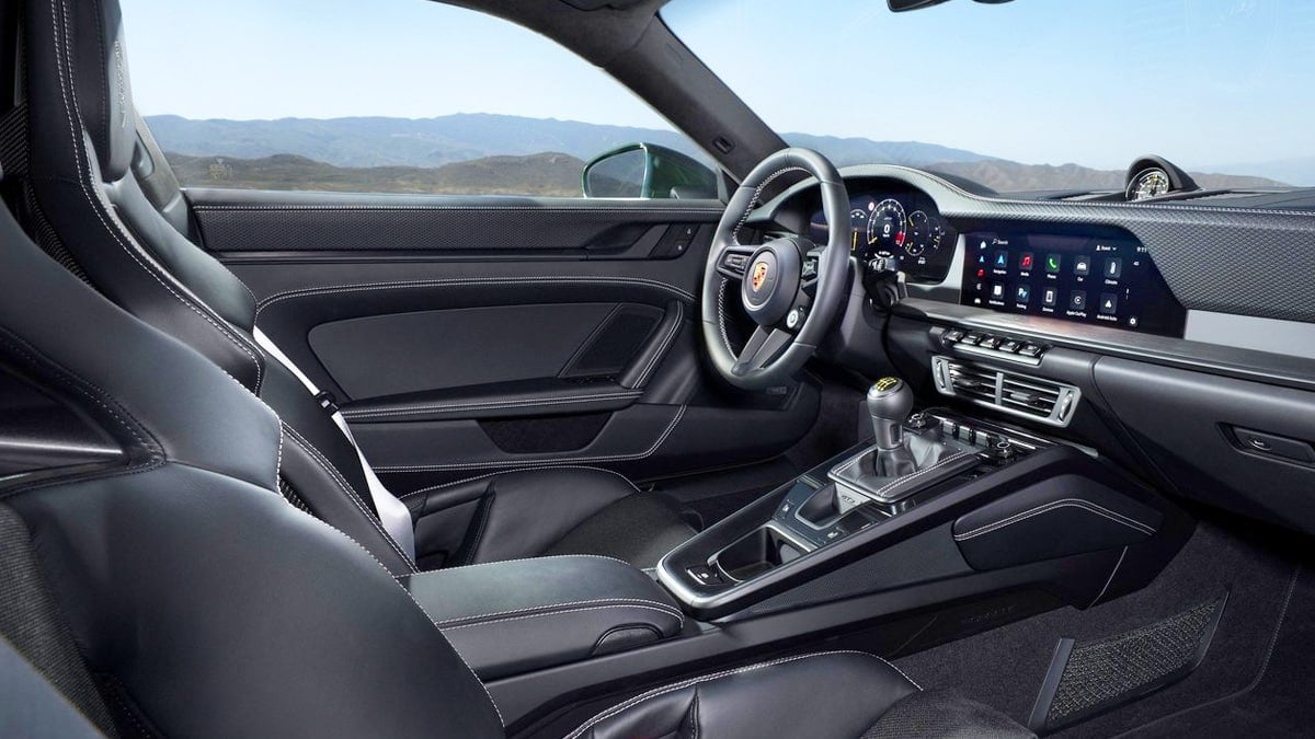 “람보르기니 제치고 강남 접수”… 부자들도 줄 선 제로백 ‘3.4초’ 車, 국내 출시