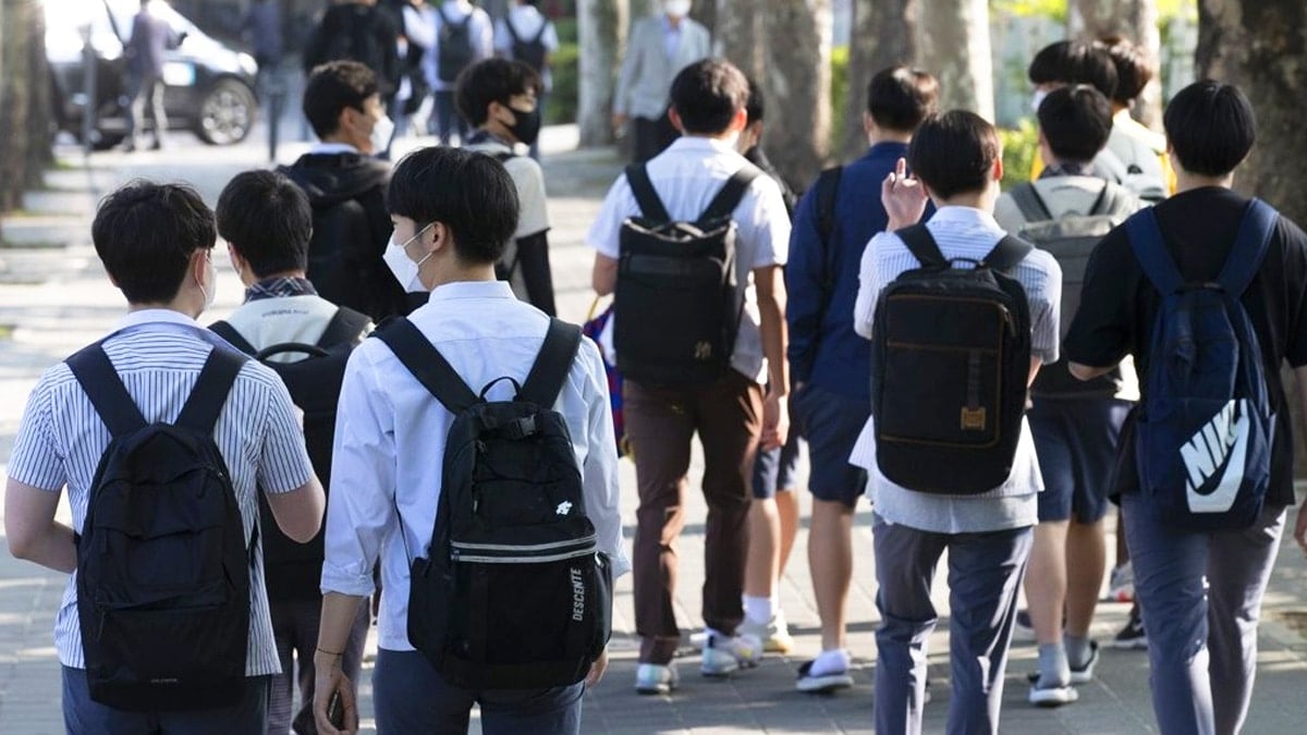 “중고생 전원에게 97만 원?”… 학생은 줄고 예산은 두 배가 된 교육청의 ‘현금 살포’