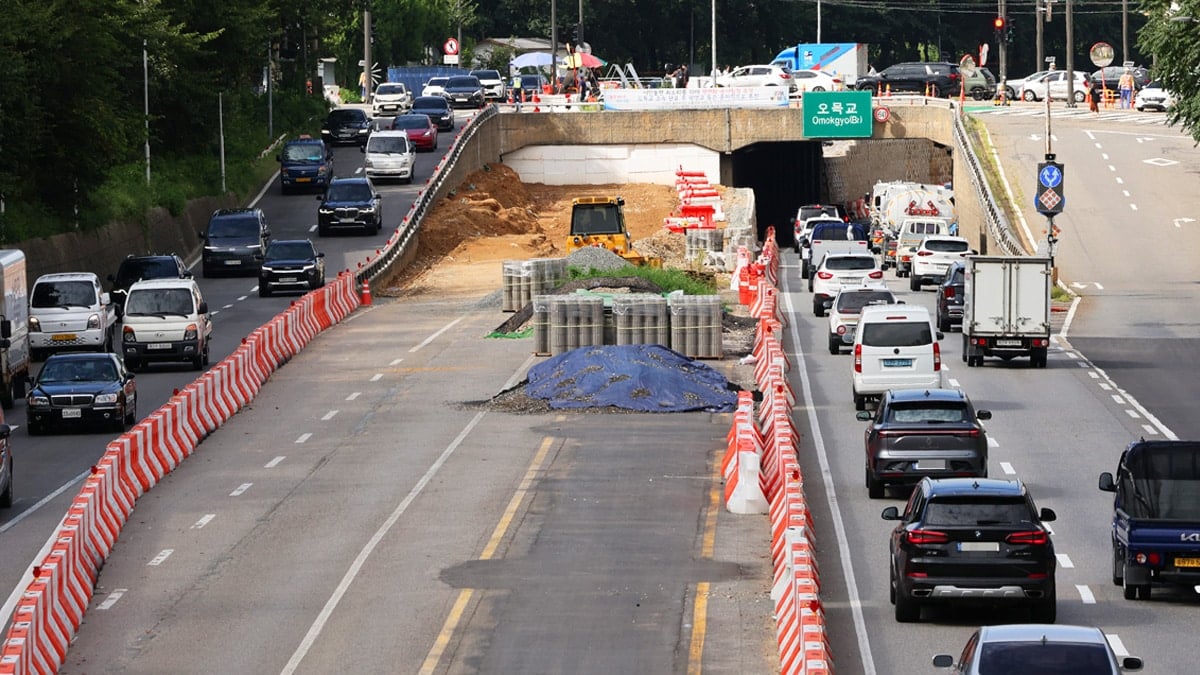 서부간선도로 평면화 사업으로 정체된 도로