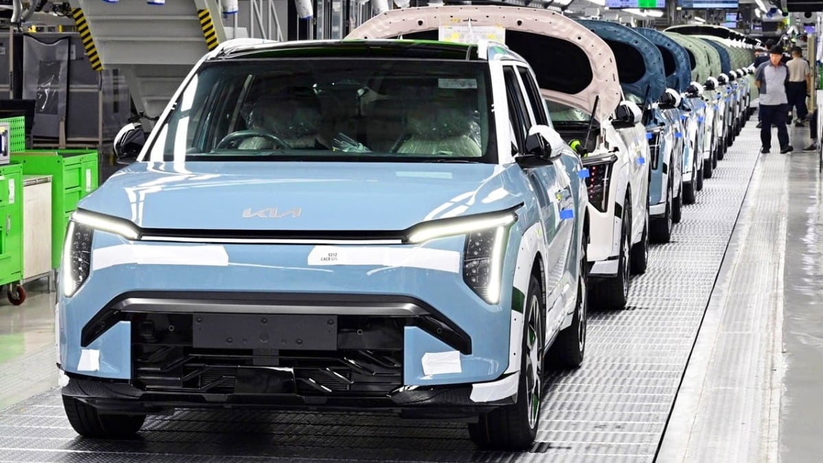 기아 공장 생산 라인