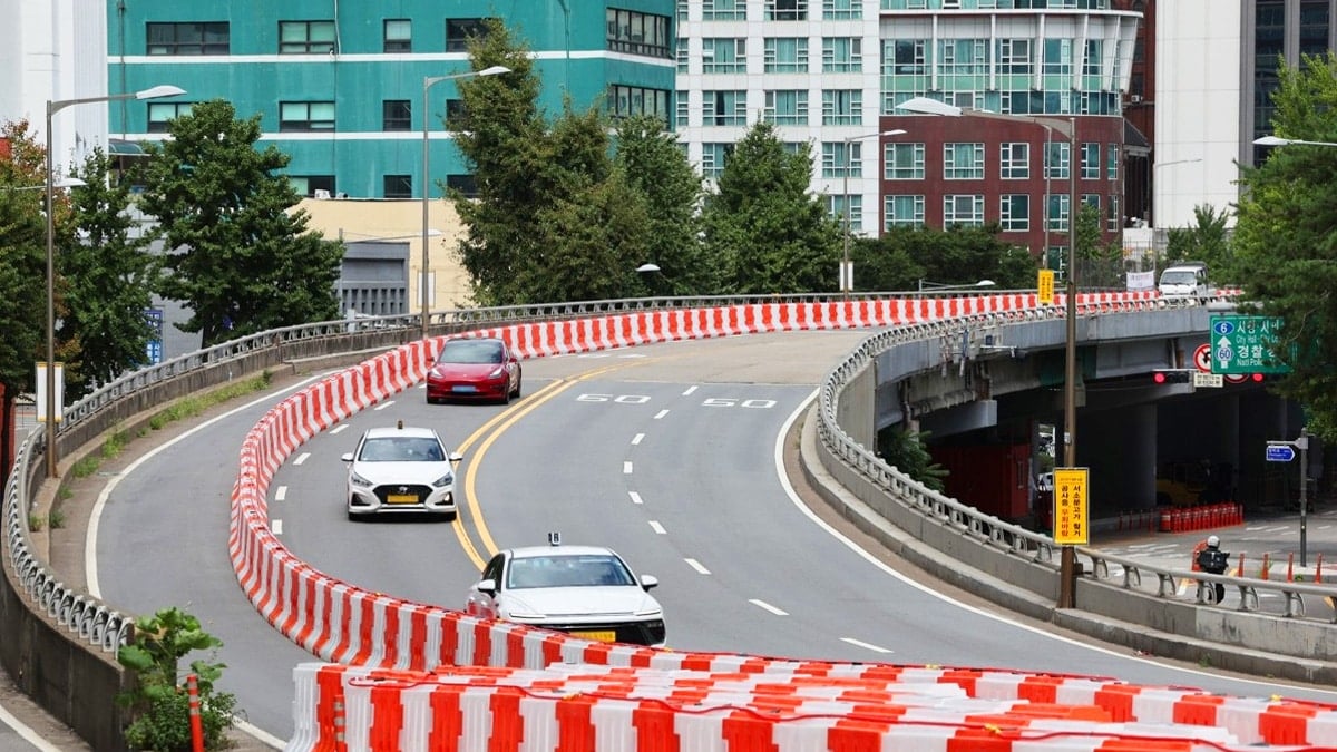 철거작업이 시작된 서소문고가차도
