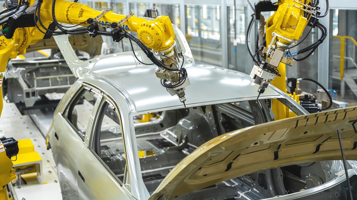 HMGMA 공장에서 아이오닉 5가 생산되는 모습