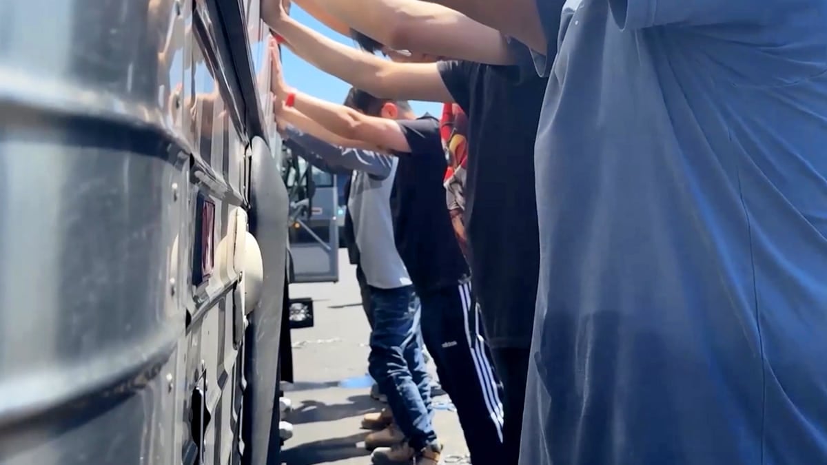 조지아 공장의 한국인 근로자가 체포되는 현장