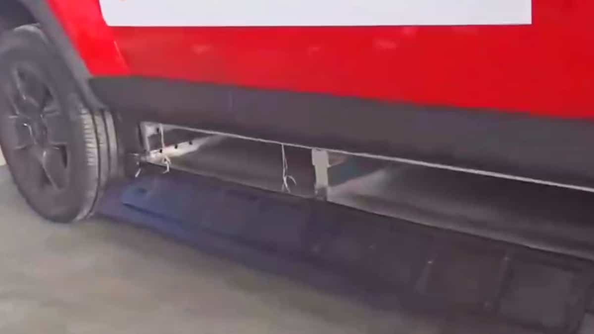 전기차 화재 방지 배터리 배출 기술 전기차 화재 방지 배터리 배출 기술