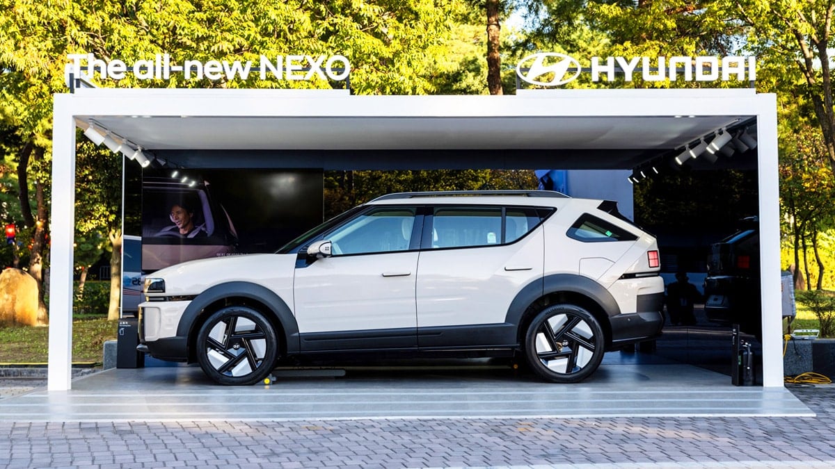 전시된 현대차 디 올 뉴 넥쏘