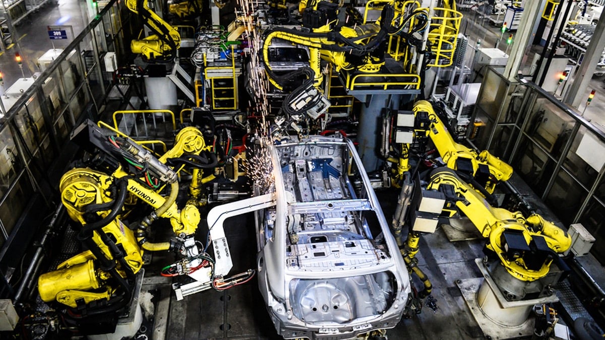 현대차의 러시아 공장 HMMR 자동차 생산라인 현대차의 러시아 공장 HMMR 자동차 생산라인