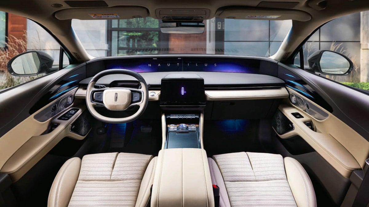 링컨 노틸러스 실내