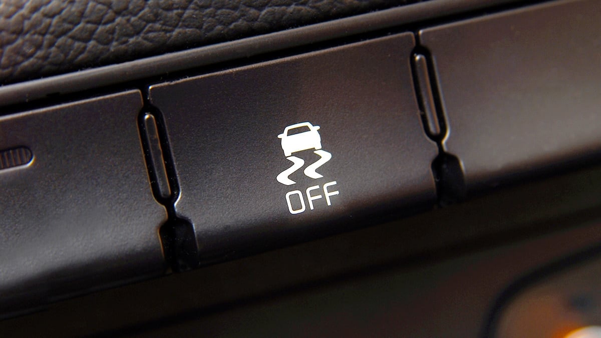 “정비 기사님들도 몰라요”… 숨겨진 자동차 버튼 ‘3초’만 눌러도 생기는 일