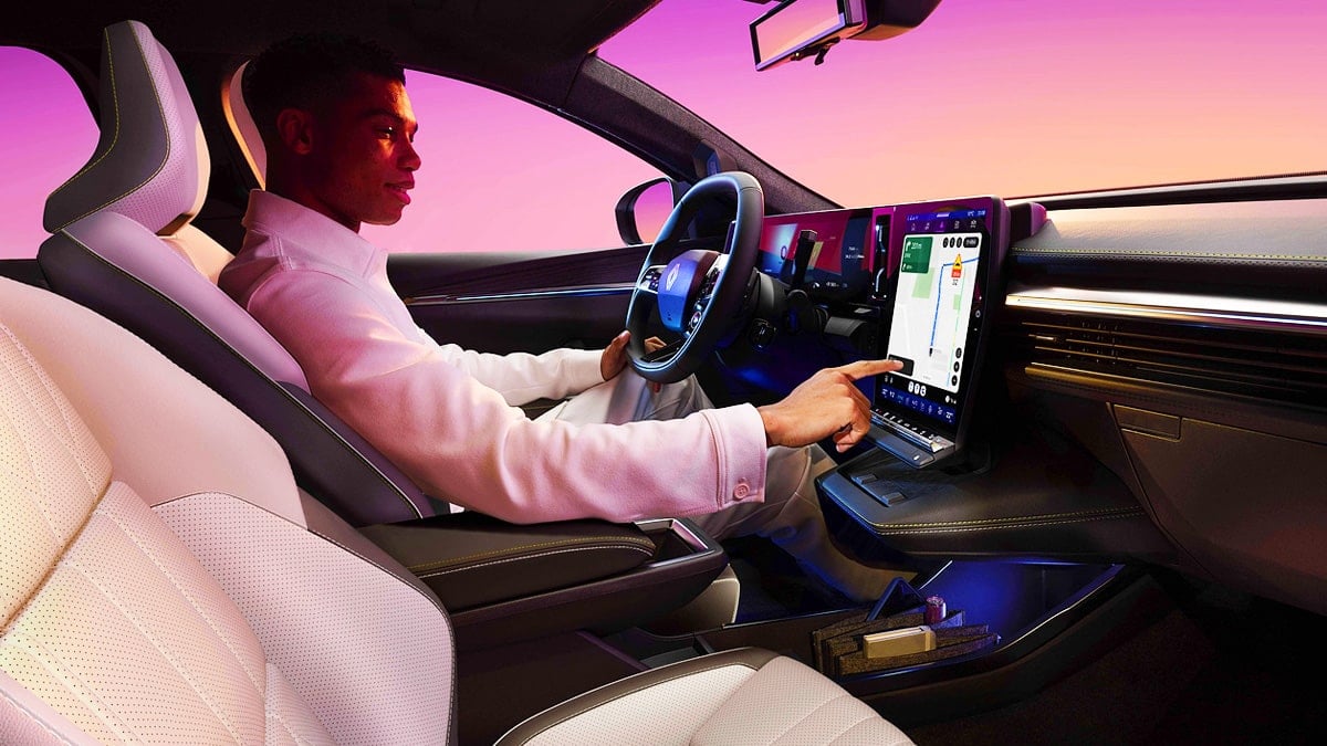 르노 세닉 E-Tech 실내