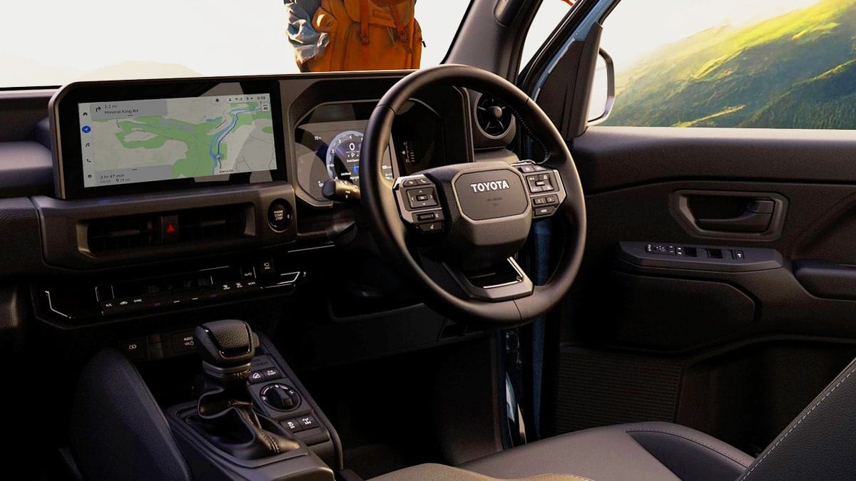 토요타 랜드크루저 FJ 실내