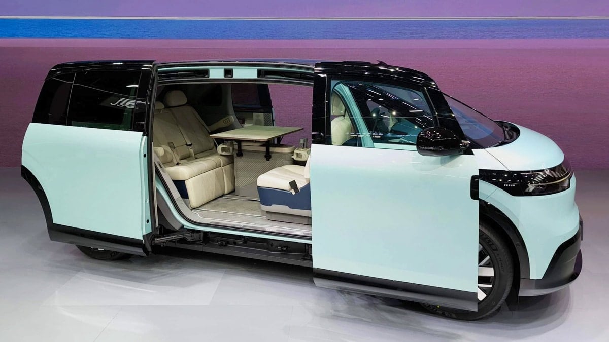 “이제 카니발은 끝났다”… 슬라이딩 도어에 700km 주행, 韓 출시 임박한 ‘패밀리카’