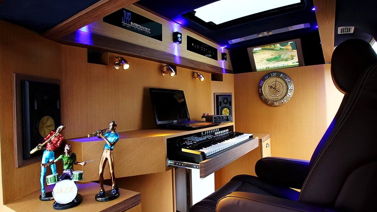 박진영의 커스터마이징 스타랙스 리무진