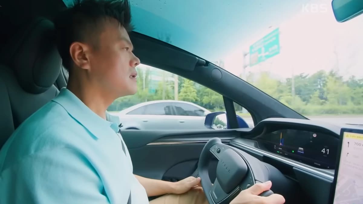 KBS '골든걸스'서 운전 중인 박진영