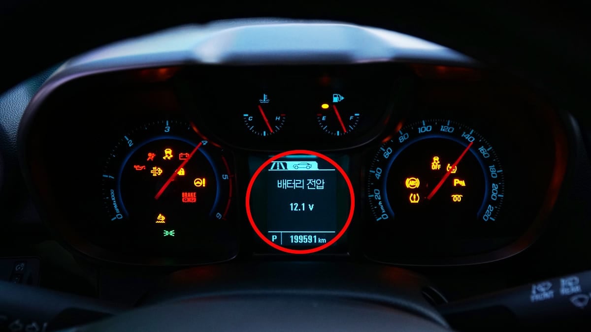 “이대로 두면 시동 안 걸립니다”… 운전자 90%가 놓치는 겨울철 최악의 ‘습관’