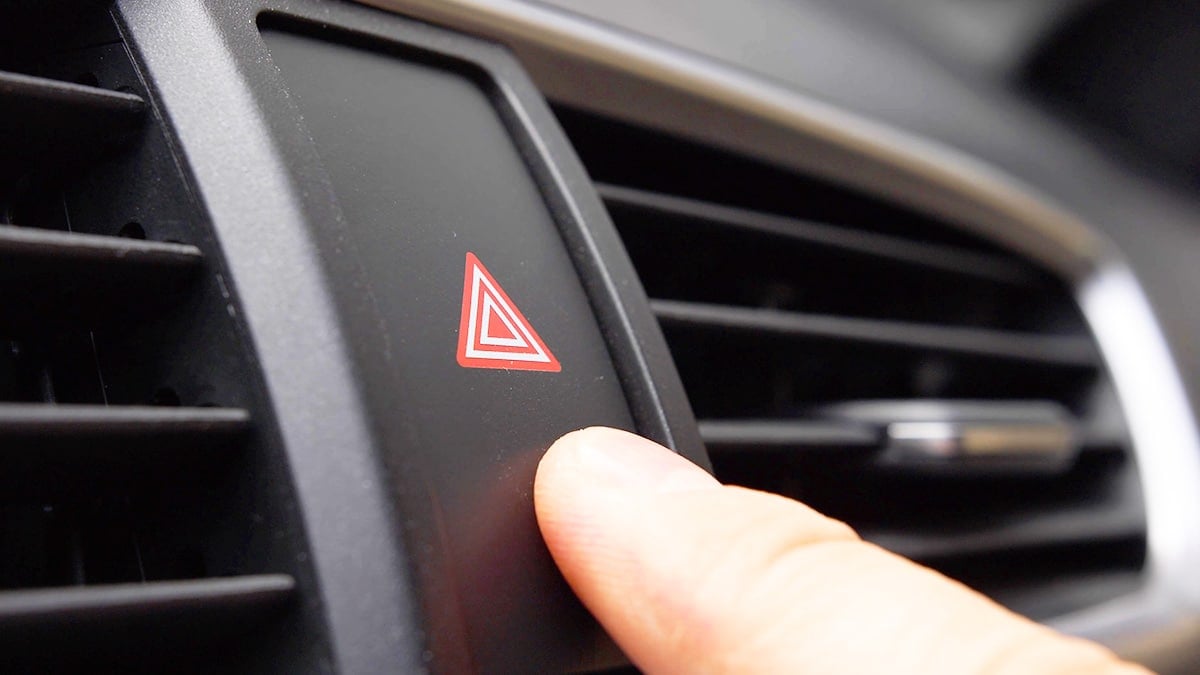 자동차 비상등 버튼