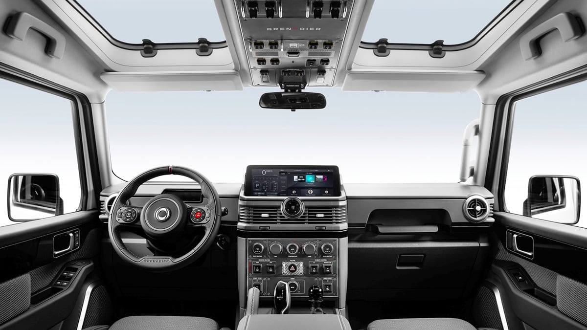 이네오스 그레나디어 실내