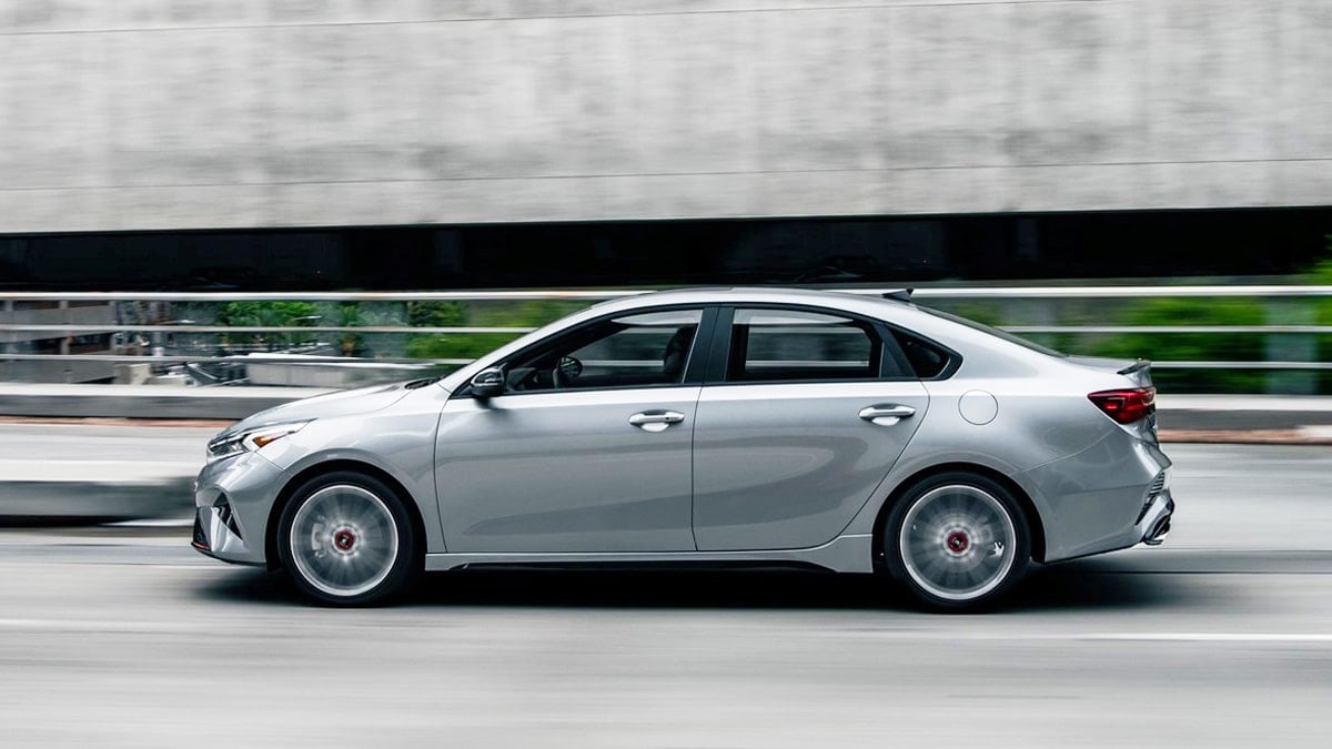 “아반떼에 밀리고 SUV에 치였다”… 오너들은 ‘극찬’했는데, 단종된 비운의 ‘국산 세단’