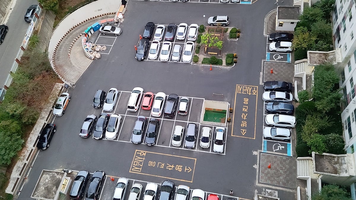 아파트 지상주차장 아파트 지상주차장
