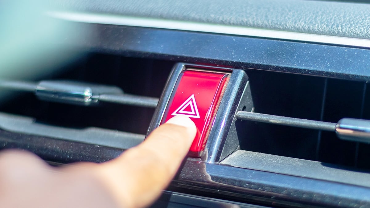 자동차 비상등 버튼