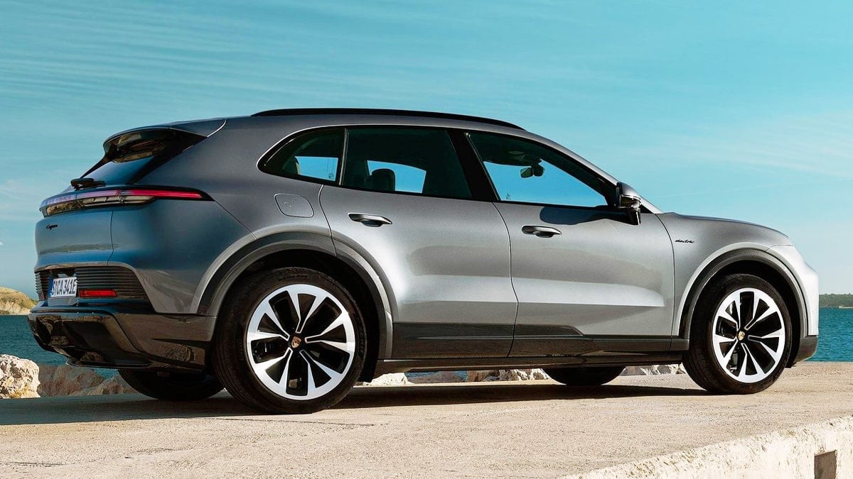 “벤츠·BMW이 못 넘는 SUV”… 충전도 ‘무선’, 642km 달리는 고성능 전기차 ‘등장’