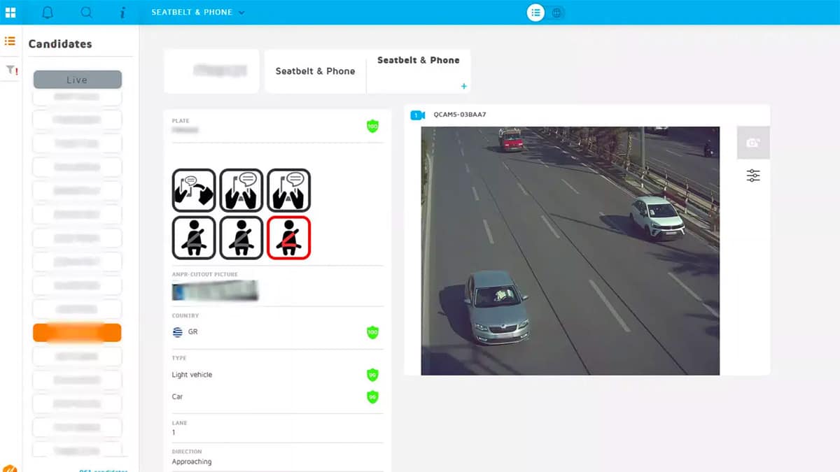AI 단속 카메라로 차량을 단속 중