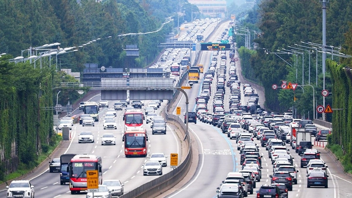 고속도로에 '장거리 전용 차로' 도입