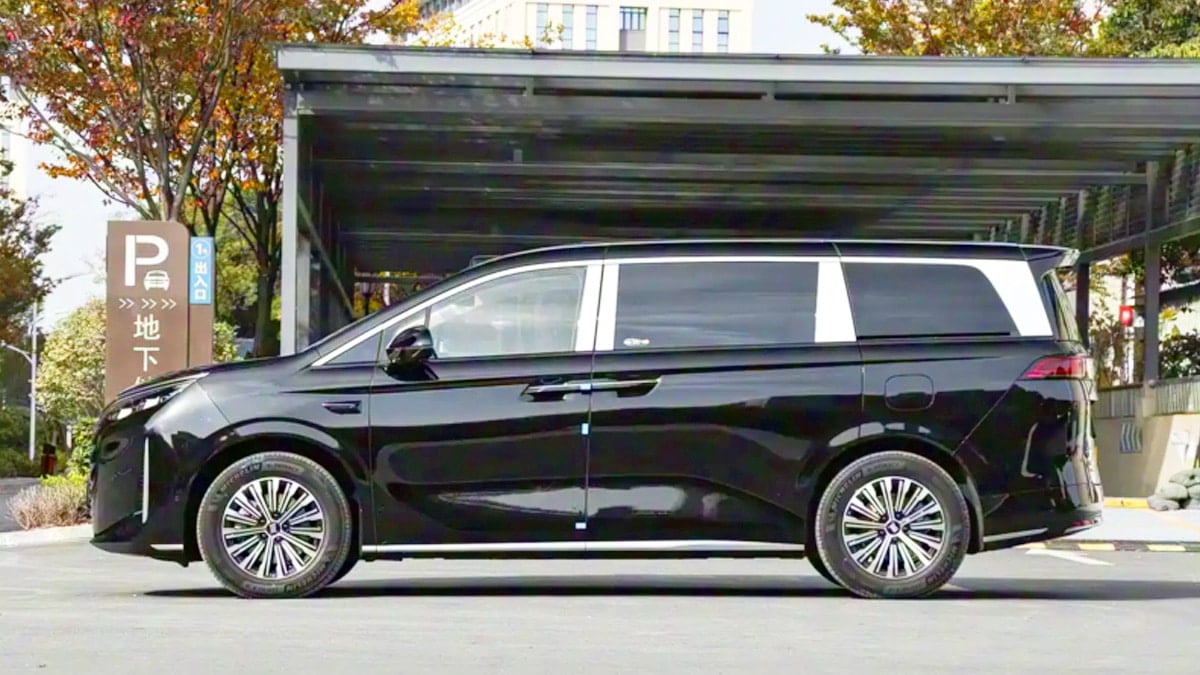 “기름 없이 서울-대구 간다?”… 카니발도 긴장, 연비 20km/L·1,164km 가는 ‘이 미니밴’