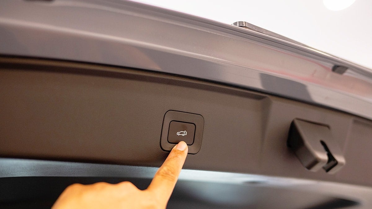 전동 트렁크 버튼