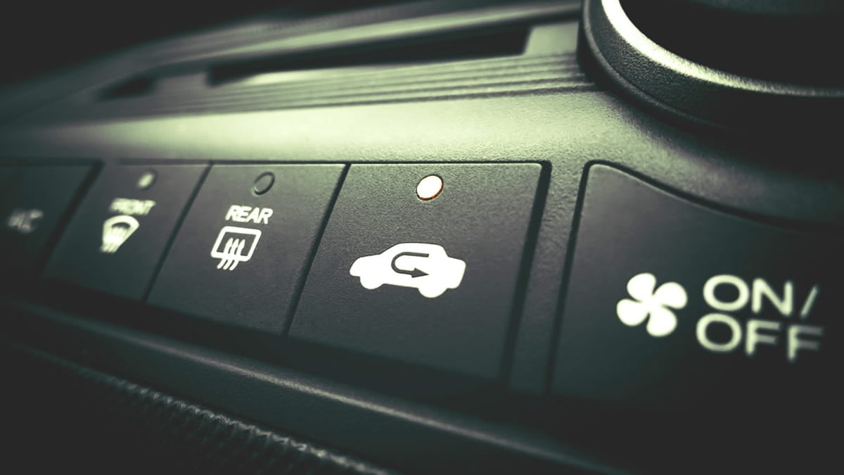 자동차 내기순환 버튼